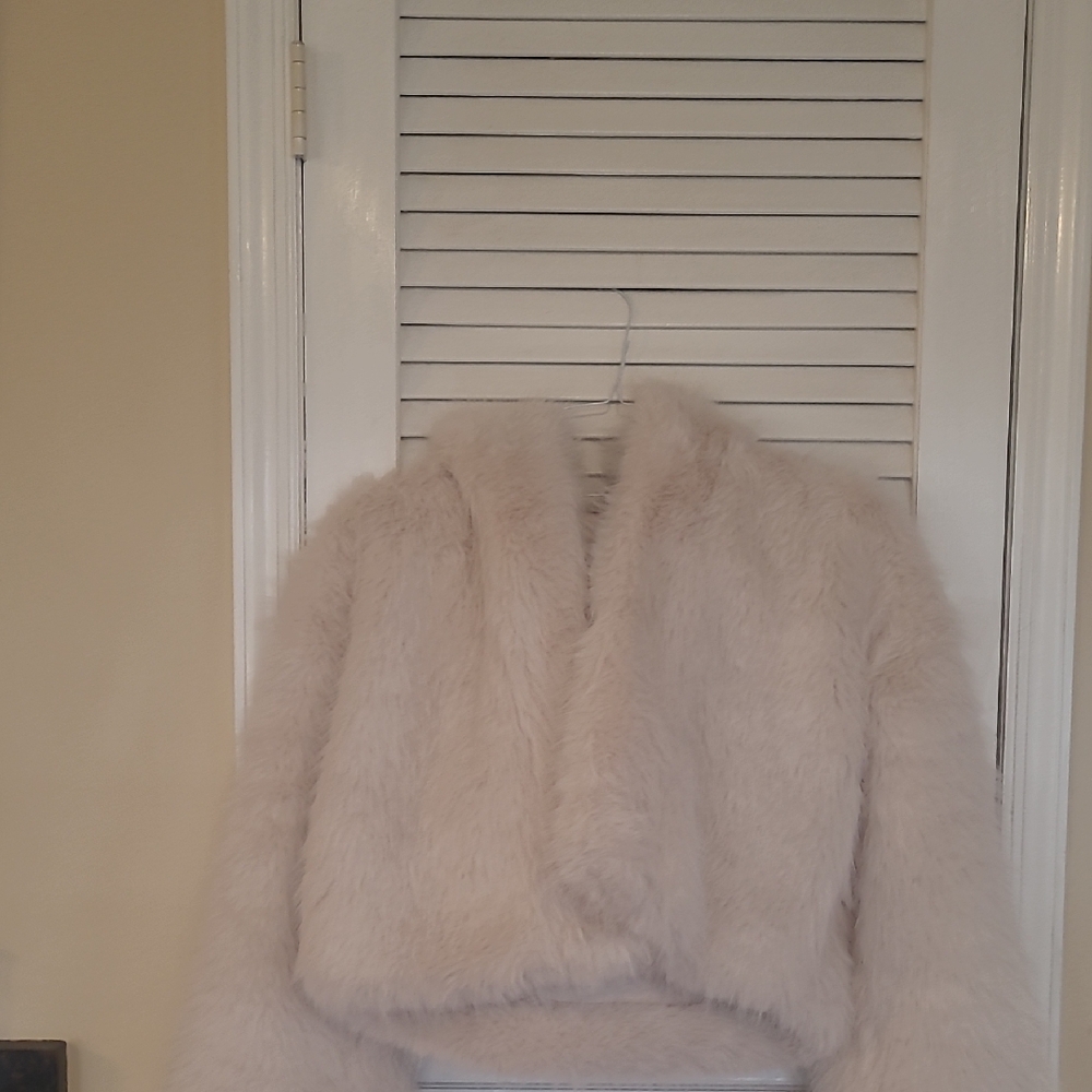 Women's Cream Faux Fur Hoodie Jacket.. Size Small..